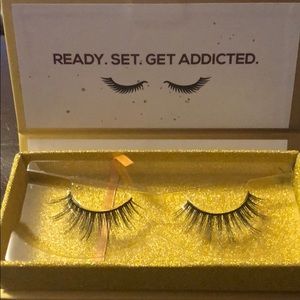 Lashaholic Luxury Lashes